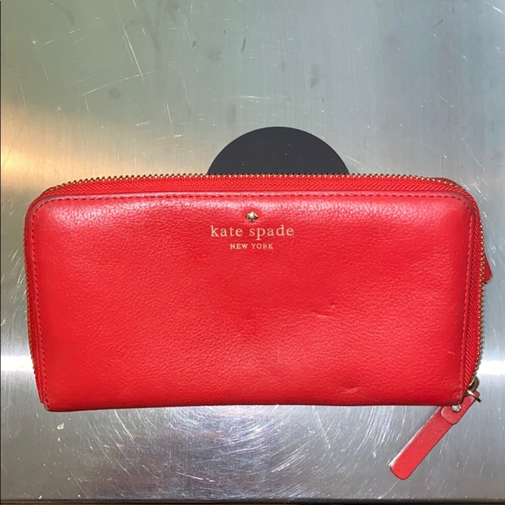 Kate Spade zip Wallet